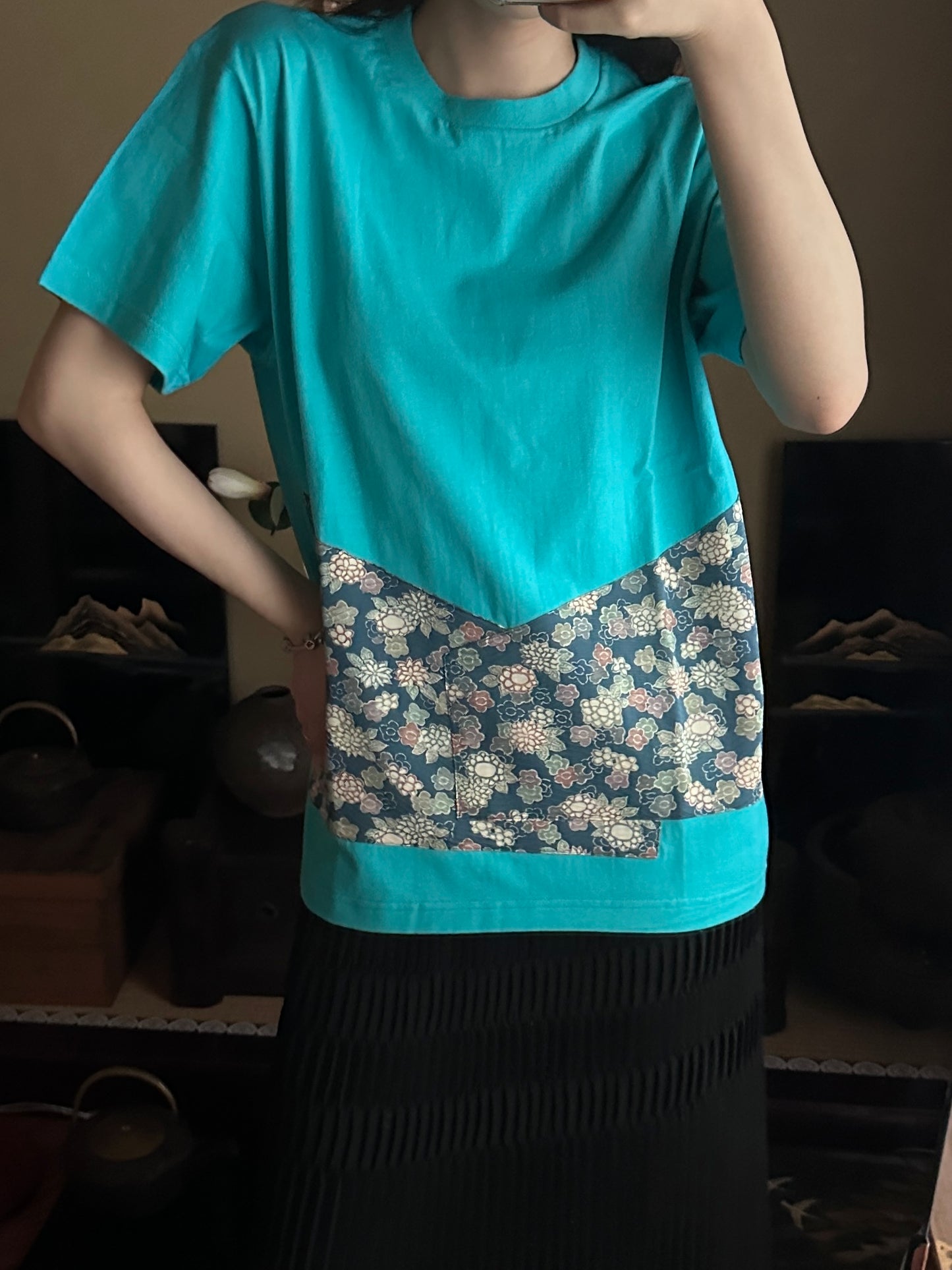 創作着物デザイン Tシャツ 花緑青色