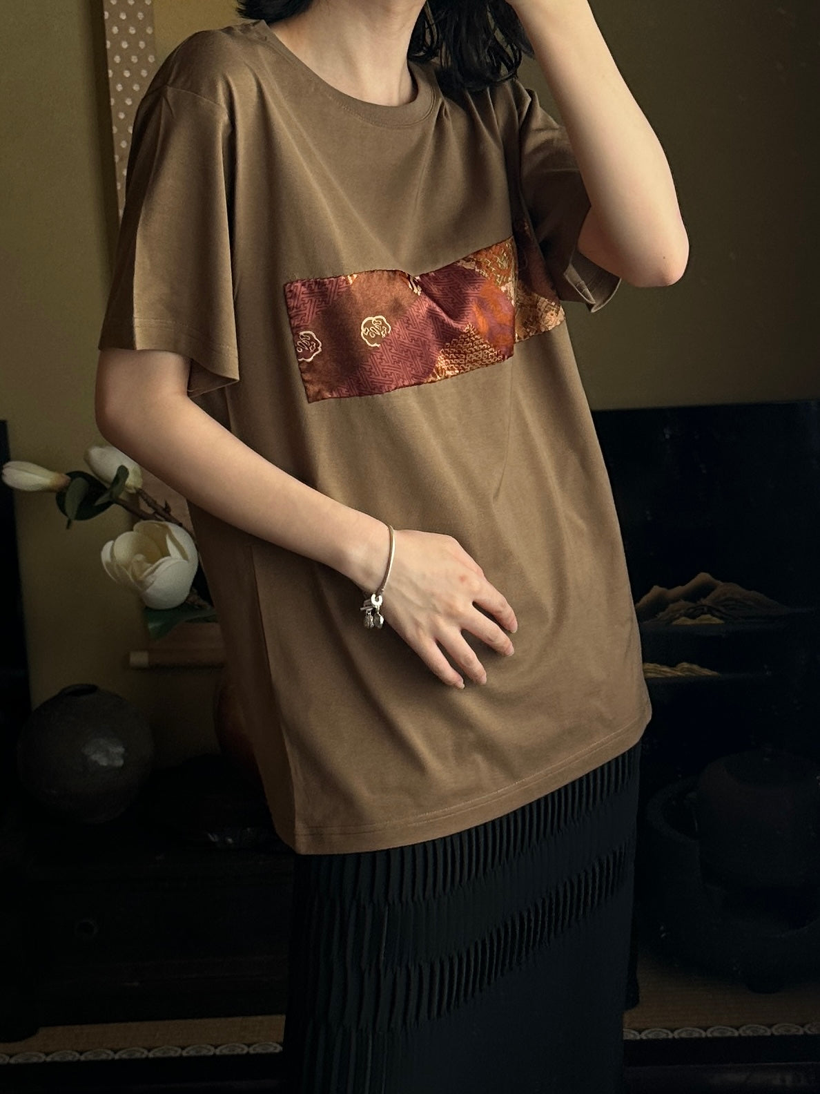 創作着物デザインTシャツ 枇杷茶色